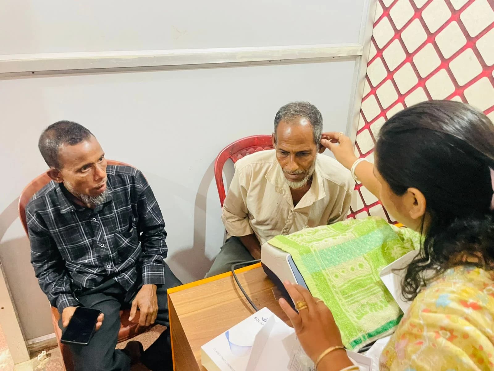 Dr. Sona Gupta clinical environment photo 12
