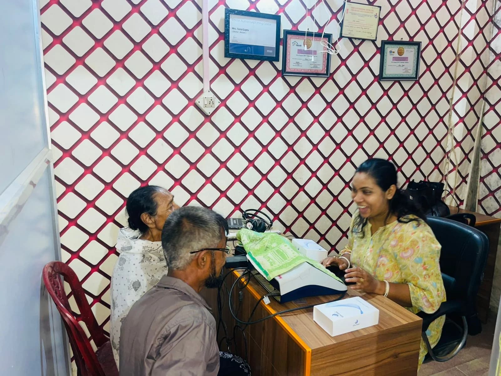 Dr. Sona Gupta clinical environment photo 16